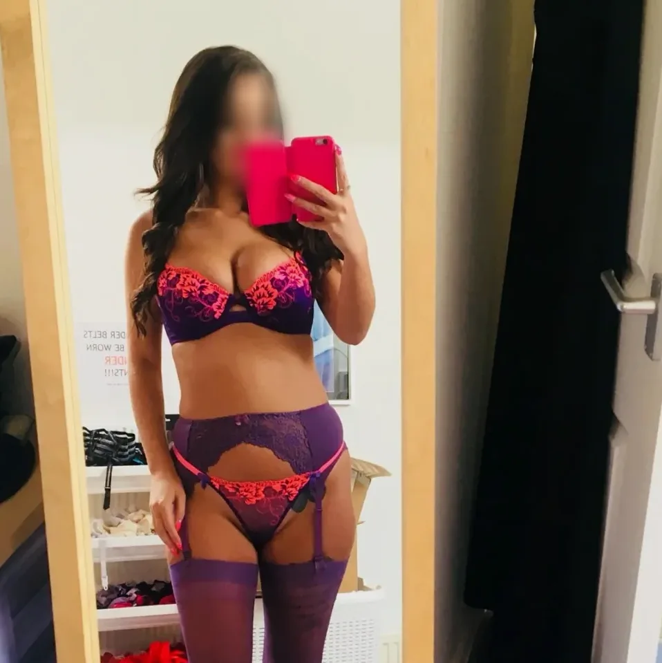 Freya, 33