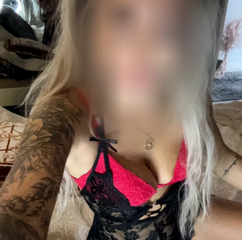 Leanne, 36