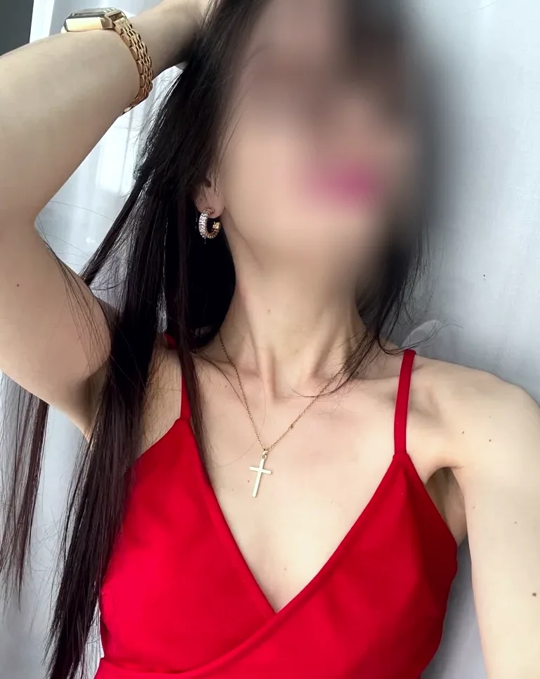Mariam, 25